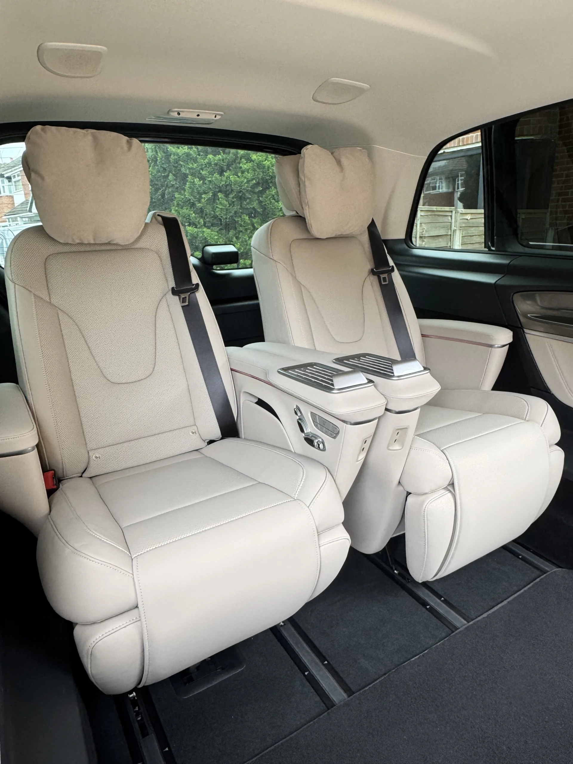 Powered captain seats in the Mercedes V300 Exclusive
